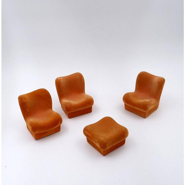 Furga 3 chairs and 1 stool for mini doll Lucia furniture 60s - Italy Wear consistent with age and use.Measures : Chair :...