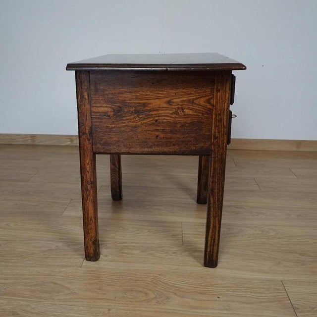 George II Oak and Elm Side Table, 1740s For Sale - Image 9 of 12