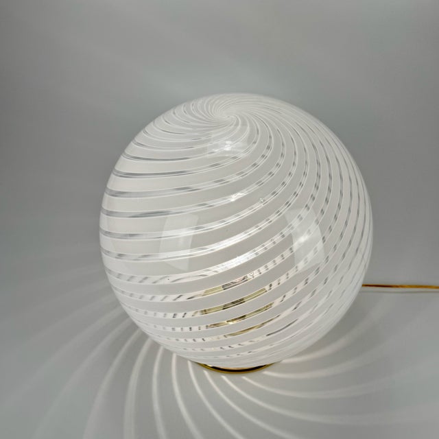 Large Murano Swirl Glass Globe Table Lamp from Venini, 1980s For Sale - Image 6 of 7
