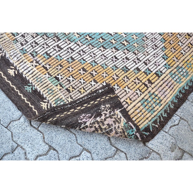 1960s Oversize Turkish Handmade Vintage Rug For Sale - Image 4 of 11