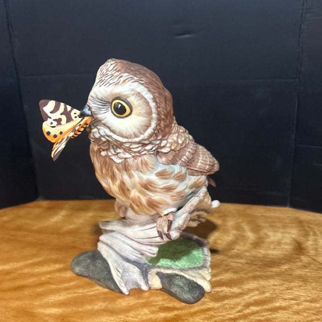 Beautiful world renowned Boehm porcelain saw whet owl figurine