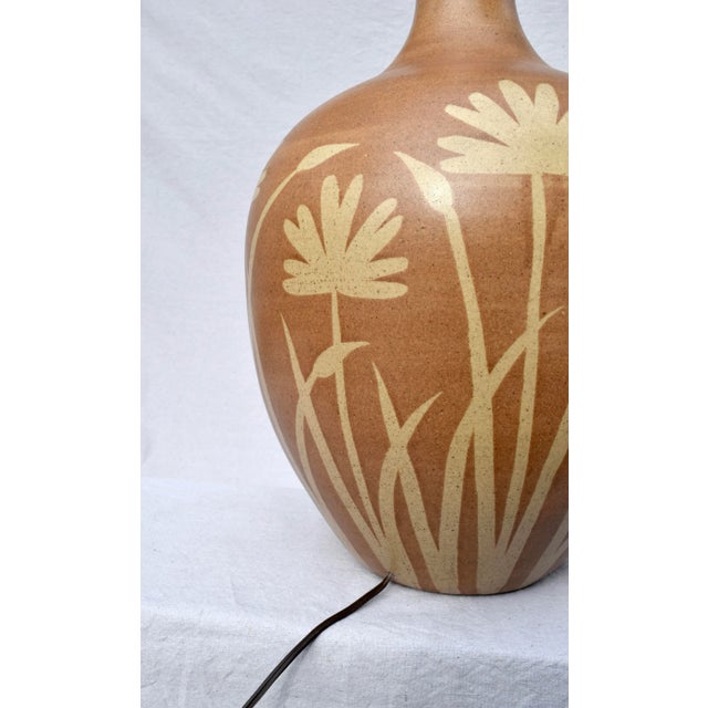 Alvino Bagni 1960s Mid-Century Modern Alvino Bagni for Raymor Italian Pottery Lamp For Sale - Image 4 of 6