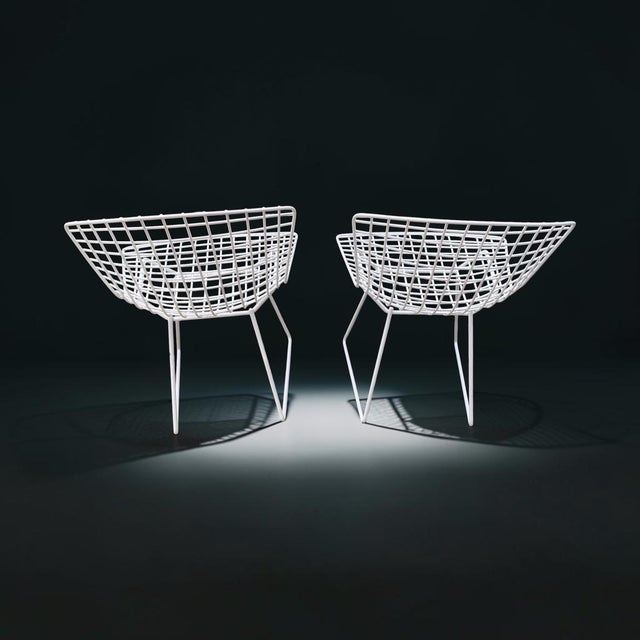 Mid-Century Modern 1980s Pair of Authentic Harry Bertoia for Knoll White Side Chairs , Signed For Sale - Image 3 of 12