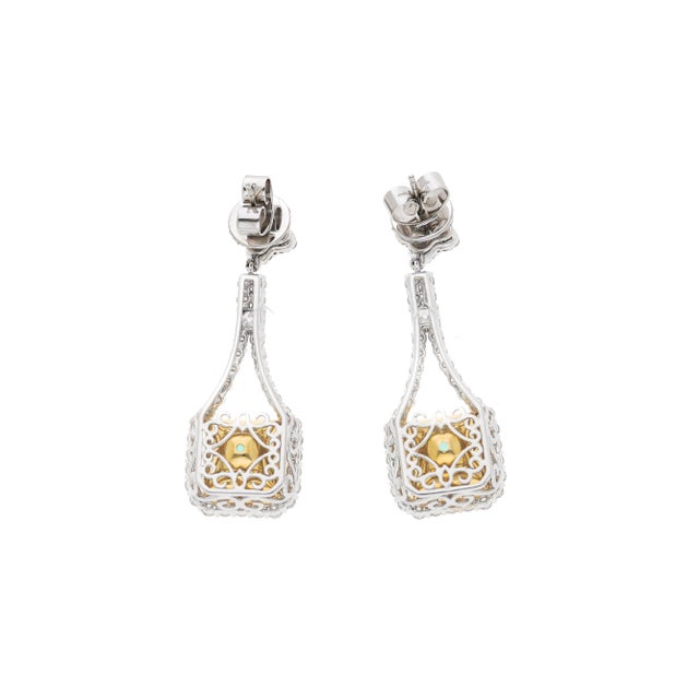 Modern 15 Carat Colombian Minor Oil Emerald & Diamond Dangle Earrings in 18k White Gold - 2 Pieces For Sale - Image 3 of 8