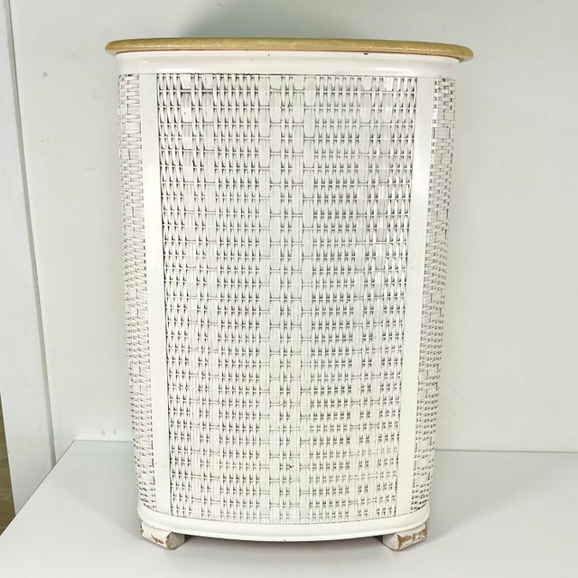 1960s Vintage Boho Chic Coastal Americana Extra Tall Wicker Hamper For Sale - Image 4 of 16