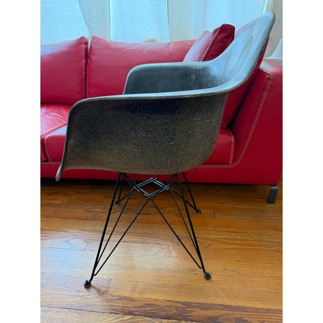 1950s 1st Generation Herman Miller Eames Zenith Label Rope Edge Dar Arm Shell Chair in Elephant Hide Grey For Sale - Image 12 of 12