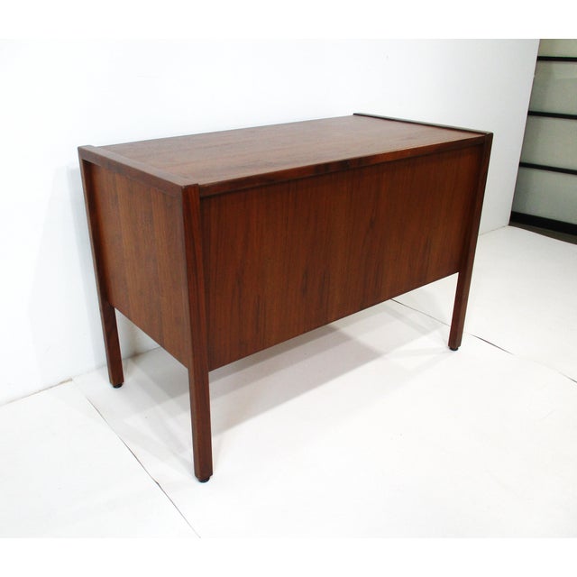 Jens Risom Walnut Small Credenza in the Style of Herman Miller For Sale - Image 11 of 12