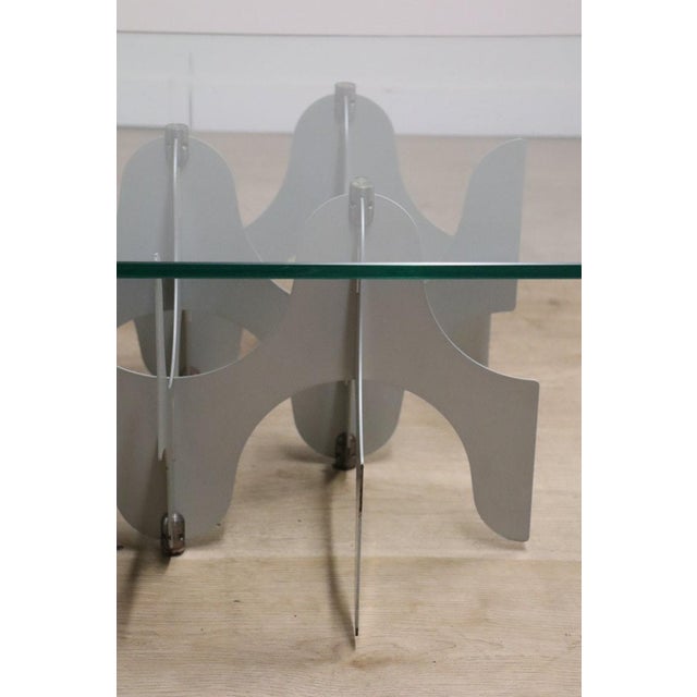 Silver Minimalist Sculptural Coffee Table in Metal and Glass, 1980s For Sale - Image 8 of 18