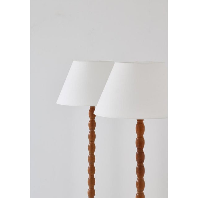 Wood Scandinavian Cabinetmaker Floor Lamps in Turned Oakwood, 1950s, Set of 2 For Sale - Image 7 of 18