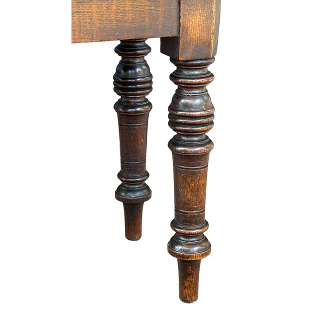 English Hall Bench or Window Seat of Patinated Oak From the 19th Century For Sale - Image 11 of 12