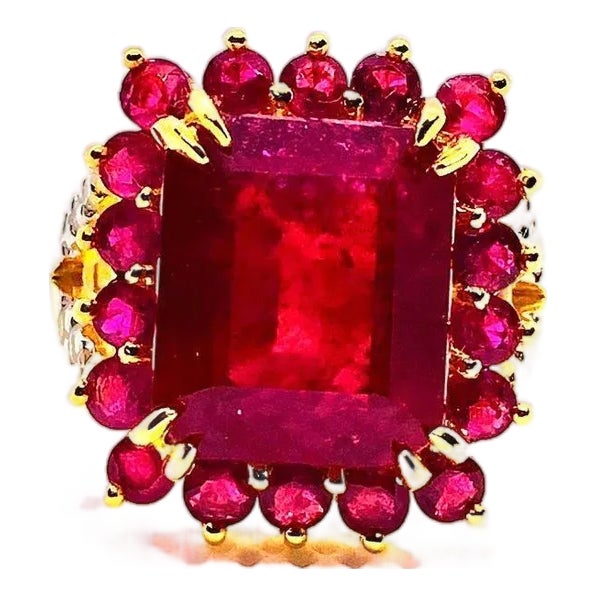 Bochic “Orient” Vintage Ruby Center Cluster Cocktail Ring 18K Gold & Silver For Sale