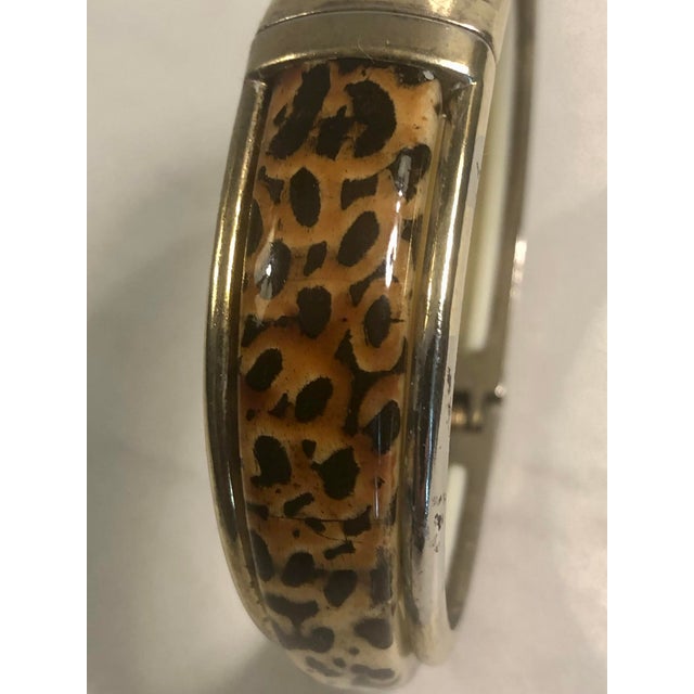 Brown 1980s Lucite Tortoise Clamper Bangle Bracelet For Sale - Image 8 of 11