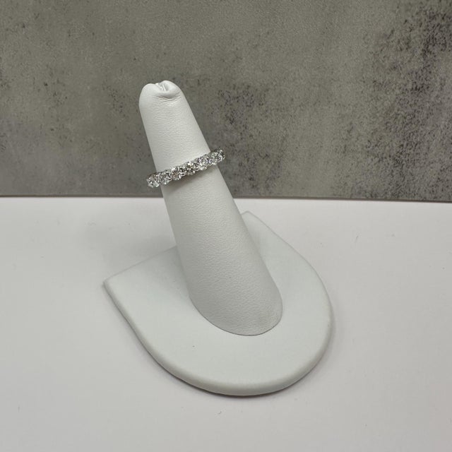 Contemporary 1.79ct Lab Grown Diamond Eternity Ring F vs 14k White Gold Size 4.5 For Sale - Image 3 of 6