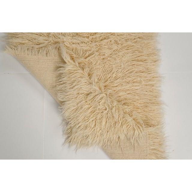 Off-white Antique Small Oushak Angora Wool Rug For Sale - Image 8 of 10