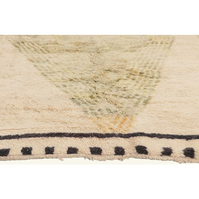 Berber Tribes of Morocco Contemporary Beni Mrirt Moroccan Rug, 07'01 X 09'00 For Sale - Image 4 of 10