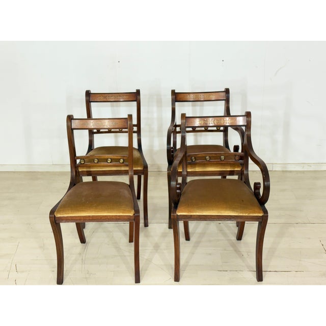 Traditional Colonial-Style Dining Chairs in Mahogany, Set of 4 For Sale - Image 3 of 15