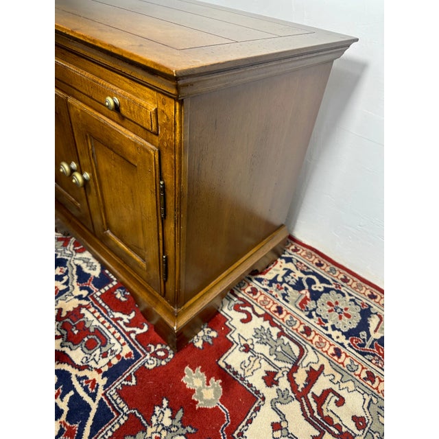 Drexel 1980s Pair of Drexel "Country Collectibles" Nightstands For Sale - Image 4 of 11