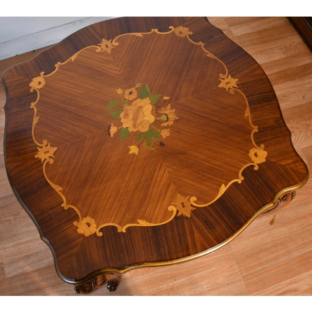 French 1930s French Louis XV Walnut & Satinwood Inlay Pair Side Tables / End Tables Tables For Sale - Image 3 of 14