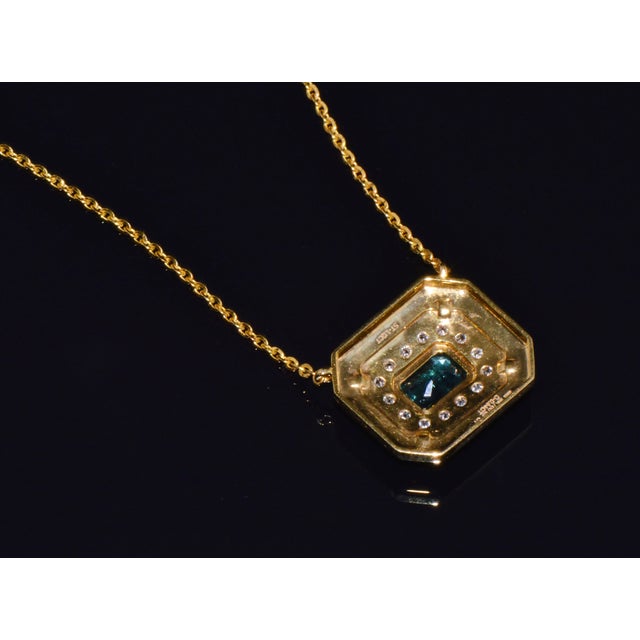Gia Certified Natural 1.76Cts Emerald Diamond 18k Solid Gold Necklace For Sale - Image 4 of 17