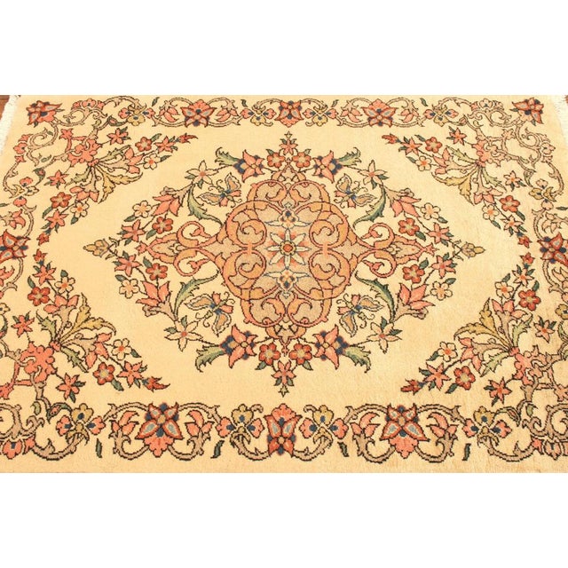 Middle Eastern Rug in Wool For Sale - Image 6 of 11