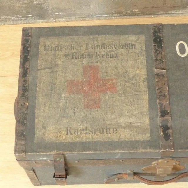 First World War Wooden Chest with Red Cross For Sale - Image 6 of 15