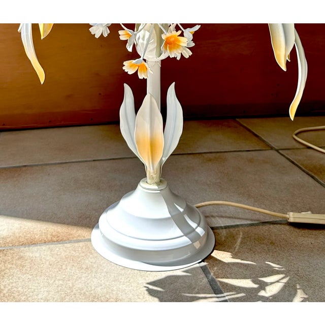 Florentine Style Plant-Shaped Table Lamp in Metal & Opal Glass by Sergio Terzani, Italy 1970s For Sale - Image 3 of 18