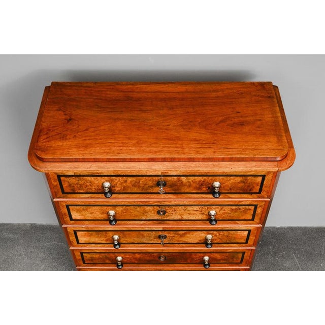 Mid-19th Century Biedermeier Chiffonier in Walnut For Sale - Image 9 of 17