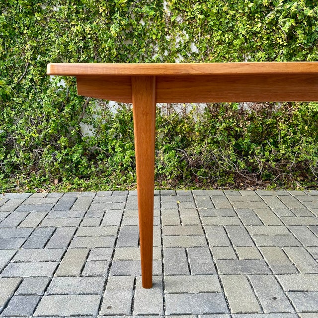 Johannes Andersen 1980s Large Mid Century Danish Modern Teak Extension Dining Table For Sale - Image 4 of 12