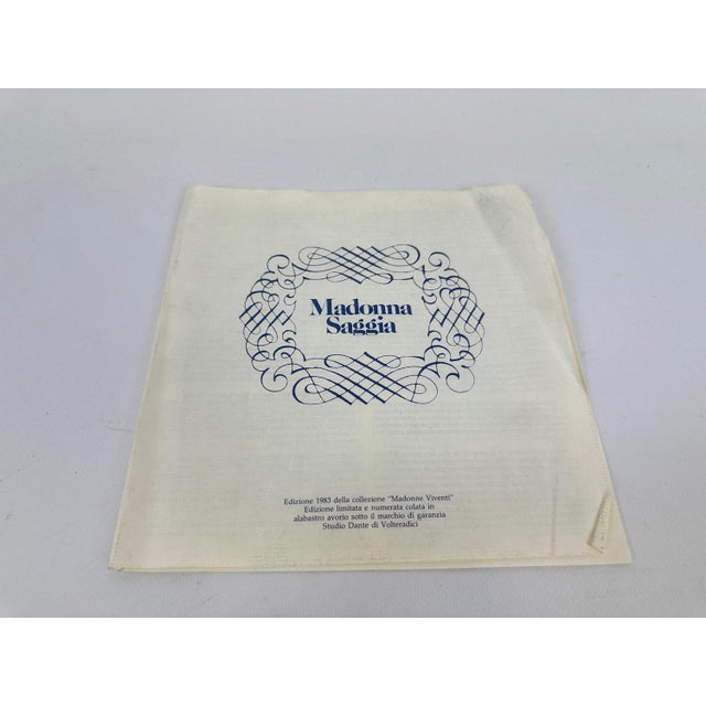 Ivory Italian Hand-Carved Alabaster Wall Plate by A. Santangela for Studio Dante Di Volteradici, 1983 For Sale - Image 8 of 15