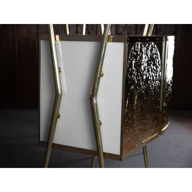 Contemporary Curved Cocktail Bar in Black and White Murano Glass and Brass from Justfurnituress SRL For Sale - Image 3 of 10
