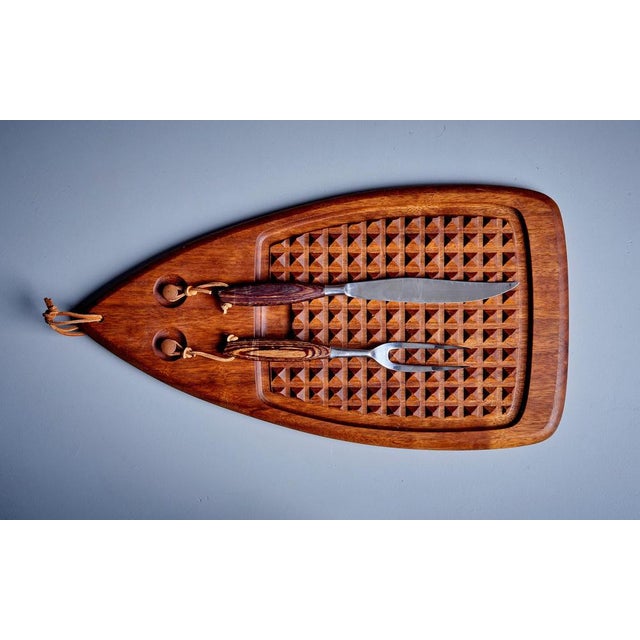 Japanese Teardrop Carving Board with Stainless Steel Cutlery, 1960sood For Sale - Image 9 of 10