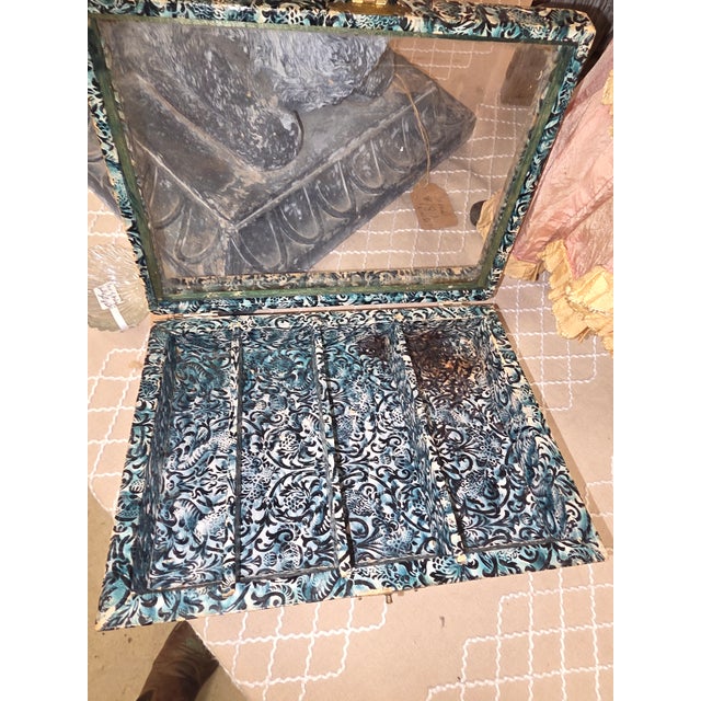 1910s Antique Paper and Glass Display Box For Sale - Image 5 of 8