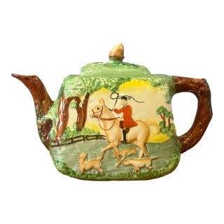 Vintage English Hunt Themed Tea Pot For Sale