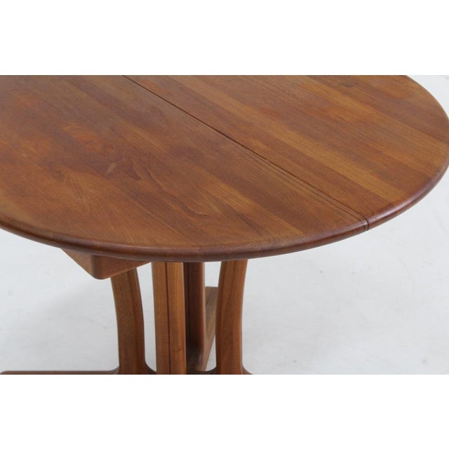 Vintage Danish Round Dining Table in Teak from Dyrlund, 1960s For Sale - Image 6 of 8