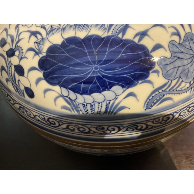 Vintage Chinese Blue and White Porcelaine Bowl With Lid For Sale - Image 12 of 12