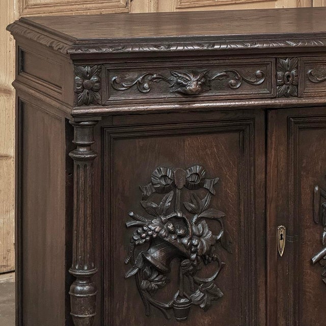 19th Century French Henri II Renaissance Revival Carved Oak Buffet For Sale - Image 9 of 18