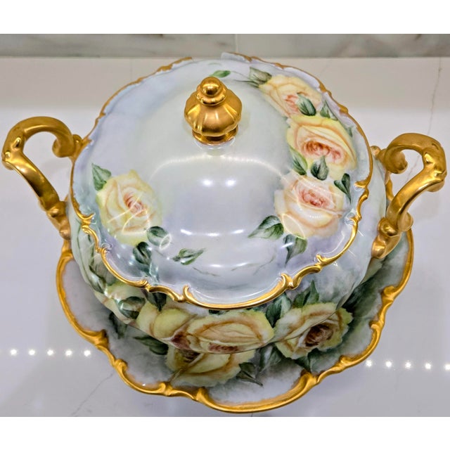 French Country Mid 20th Century Hutschenreuther Bavaria “Sylvia” Hand-Painted Rose Porcelain Tureen 3-Piece Set For Sale - Image 3 of 18