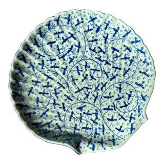 Hand Painted Blue & White Scallop Shell Shaped Porcelain Dish For Sale