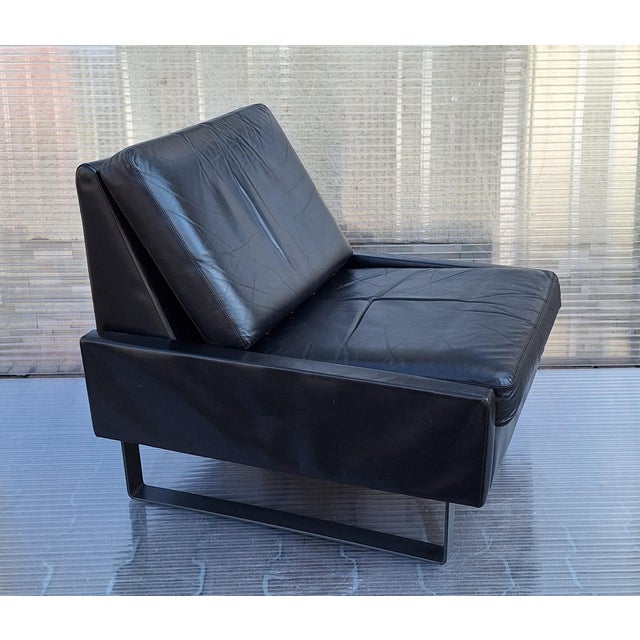 Black Vintage German Lounge Chair Conseta in Black Leather with Gray Steel Sled Feet by F.W.Möller for Cor, 1970s For Sale - Image 8 of 9