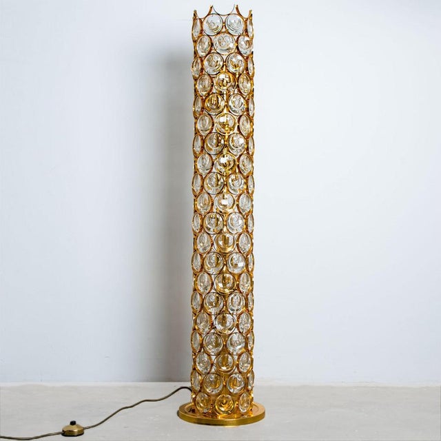 This is truly a jewel among the lamps. The gold-plated layer is of high quality and the crystal stones sparkle richly....