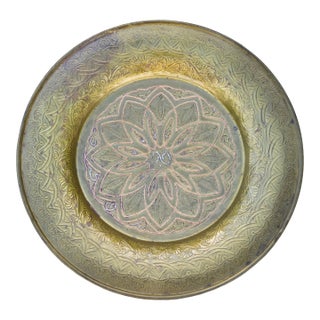 Early 20th Century Hand-Engraved Brass Tray With Copper Floral Motif For Sale