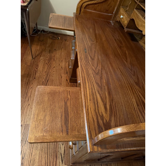 Vintage (Circa 1982) Oak Roll-Top Secretary Desk in Rich, Warm Honey-Brown Finish. For Sale In Houston - Image 6 of 8