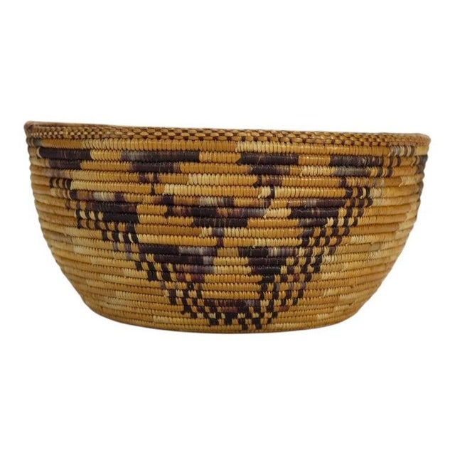 1910s Southwest Native American Navajo Geometrical Woven Basket C1910 For Sale - Image 5 of 8
