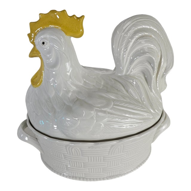 Carbone Chicken Rooster Large Casserole Dish Lid Farmhouse Decor 14.5 in 96 Oz For Sale
