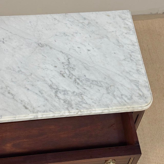 French Louis XVI Petite Mahogany Commode With Carrara Marble For Sale - Image 17 of 18
