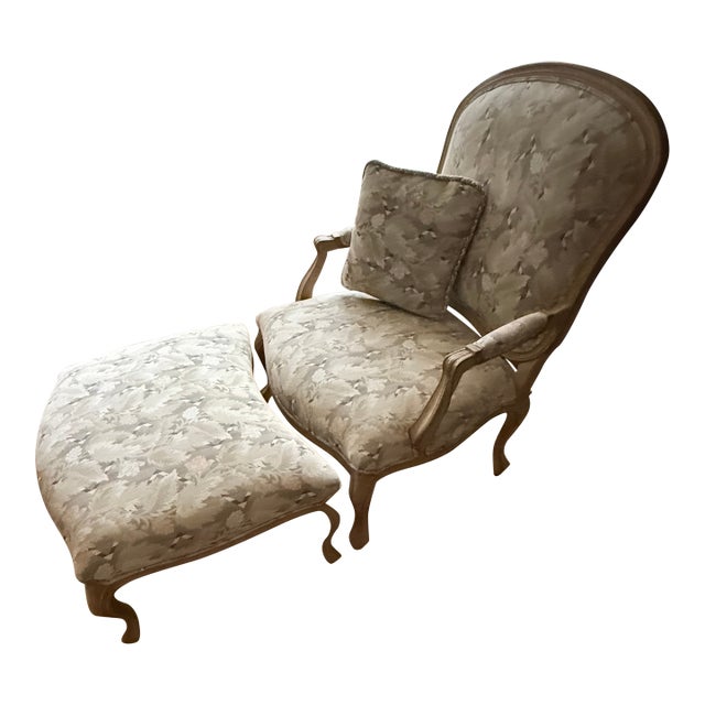 Nancy Corzine Bergère Lounge Chair & Ottoman in Donghia Fabric – Excellent Condition For Sale