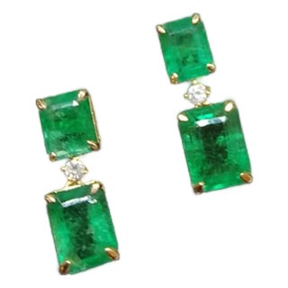 Natural 4.57cts Emerald & 0.08cts Diamond Earring in 14k Gold For Sale