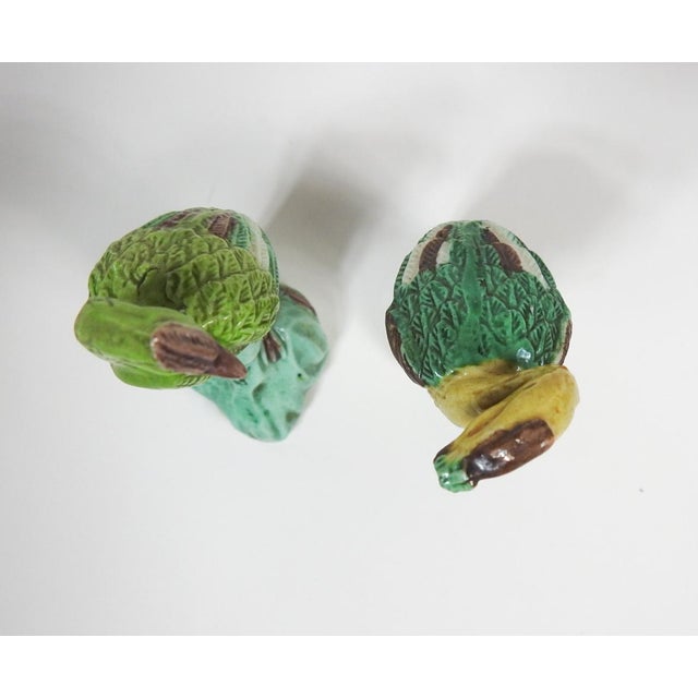 Late 19th Century Small Late 19th Century Chinese Export Porcelain Phoenix Birds - A Pair For Sale - Image 5 of 6