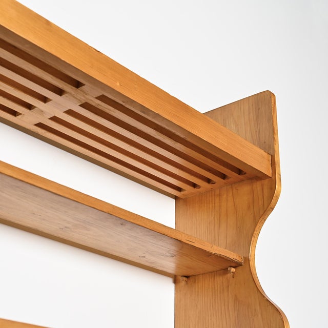 Pine Wall Shelf attributed to Charlotte Perriand for Les Arcs, 1800 For Sale - Image 8 of 15