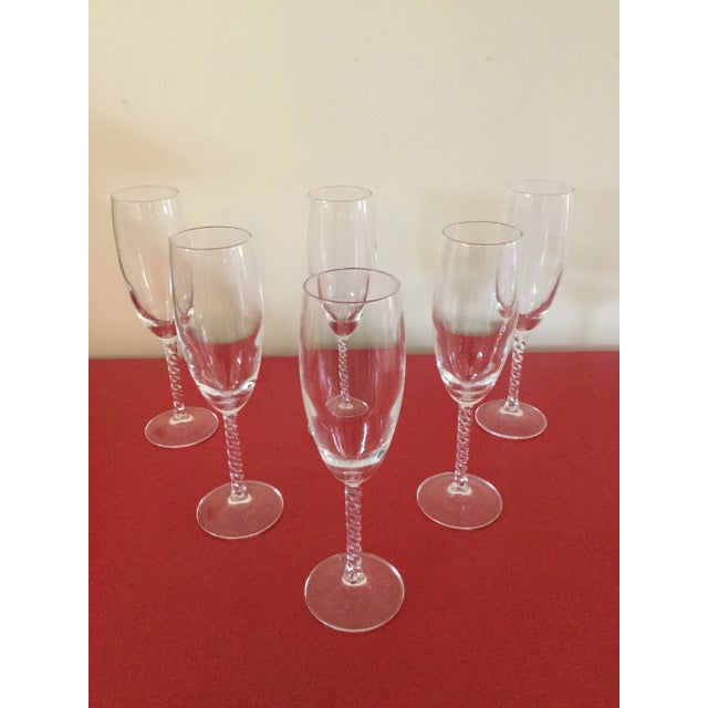 Vintage champagne twist steam set of 6 in nice conditions with no chip or crack , so elegant for a cocktail party for ones...